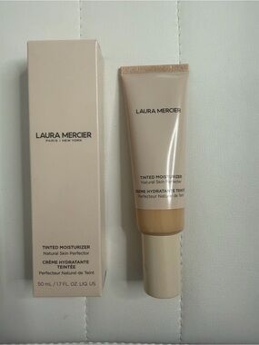 laura mercier Tinted Moisturizer - Light Beige